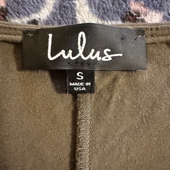 Lulu’s olive green dress. - Picture 3 of 7